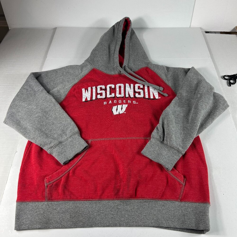 NCAA Wisconsin Badgers Sweatshirt Large Grey & Red Faded Logo Pullover Hoodie